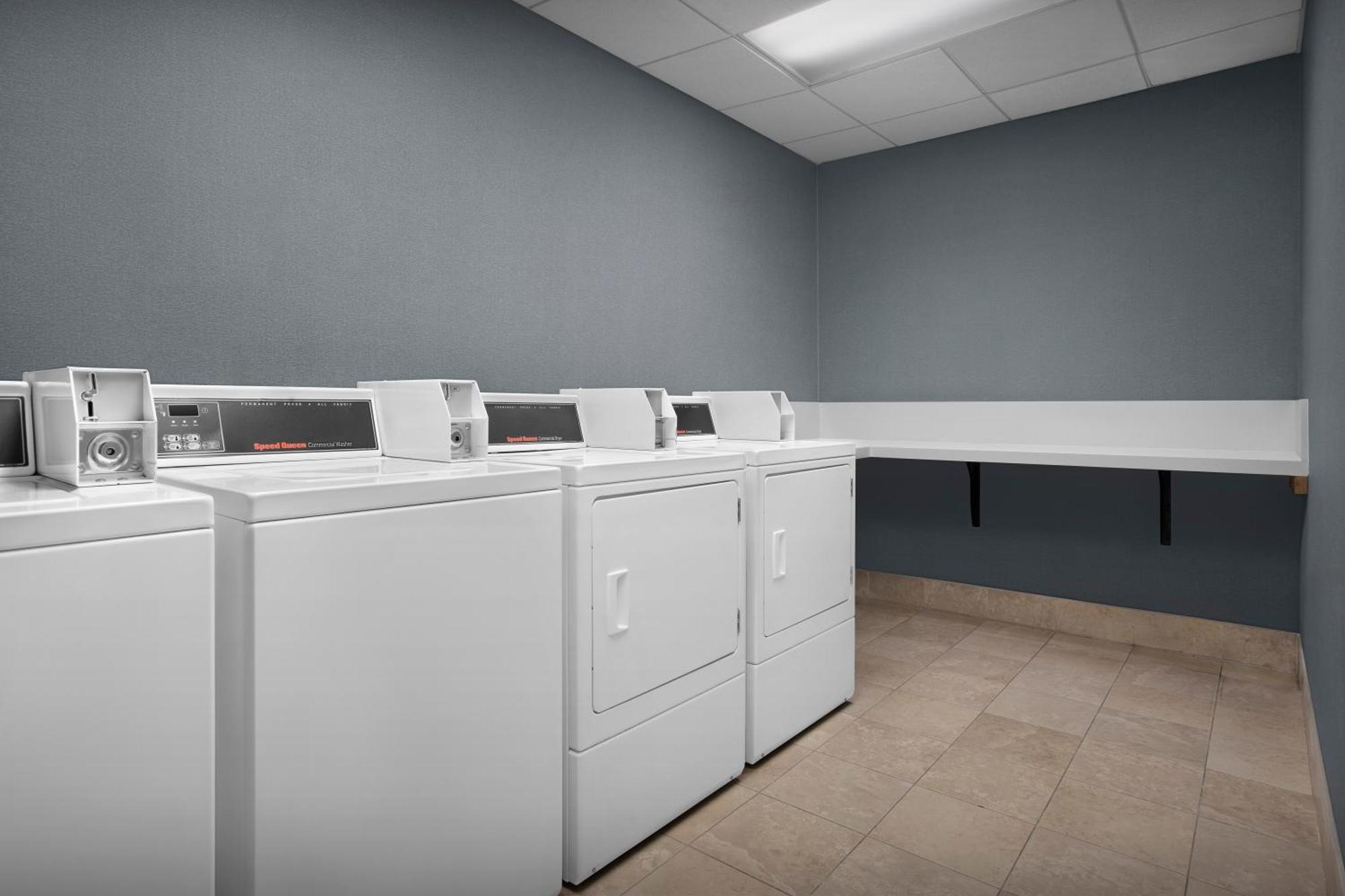 Hilton Garden Inn Denver Highlands Ranch Bagian luar foto
