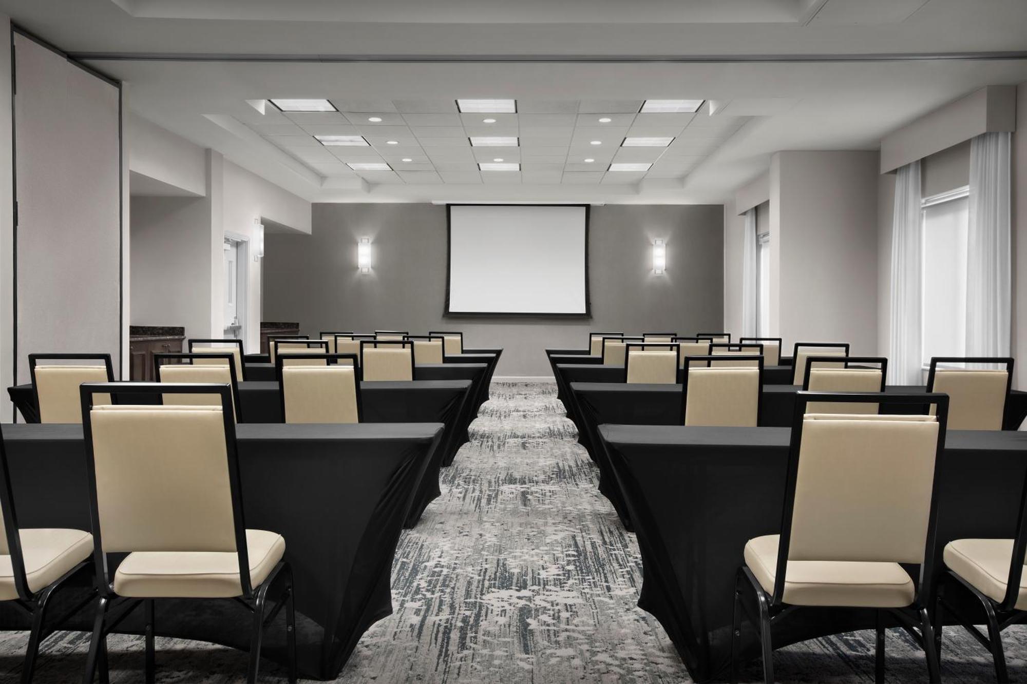 Hilton Garden Inn Denver Highlands Ranch Bagian luar foto